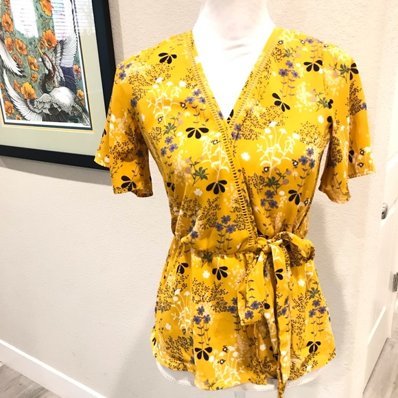 🐝 Sienna Sky Yellow Side Tie Blouse - XS 🐝 - Picture 3 of 8